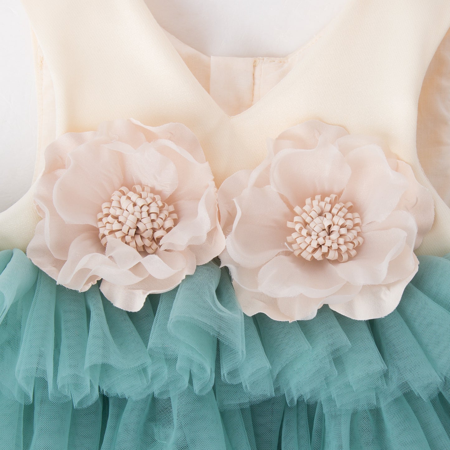 Vestido Infantil Florzinhas e Tule Camadas