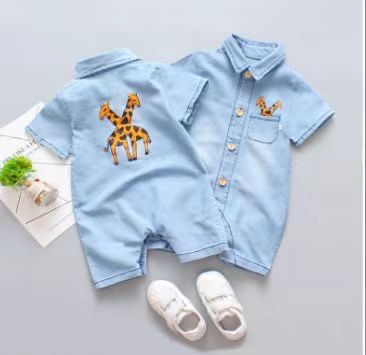 Macacão Jeans Girafas
