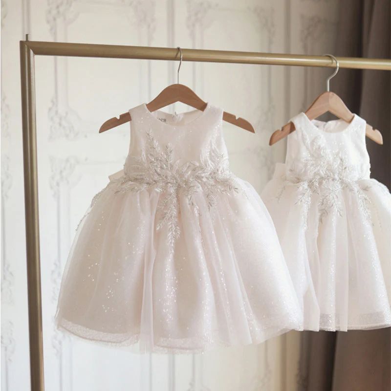 Vestido Infantil De Festa Branco Brilhante com Flores
