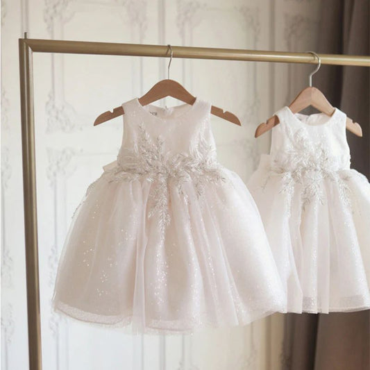 Vestido Infantil De Festa Branco Brilhante com Flores