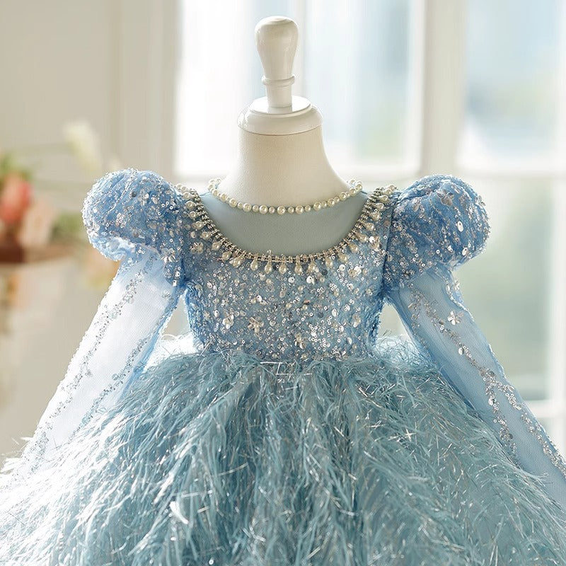 Vestido De Festa Azul Brilhante e Plumas