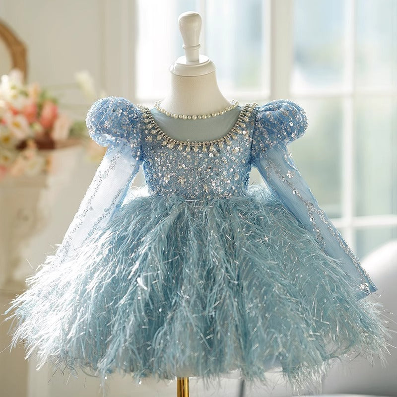Vestido De Festa Azul Brilhante e Plumas