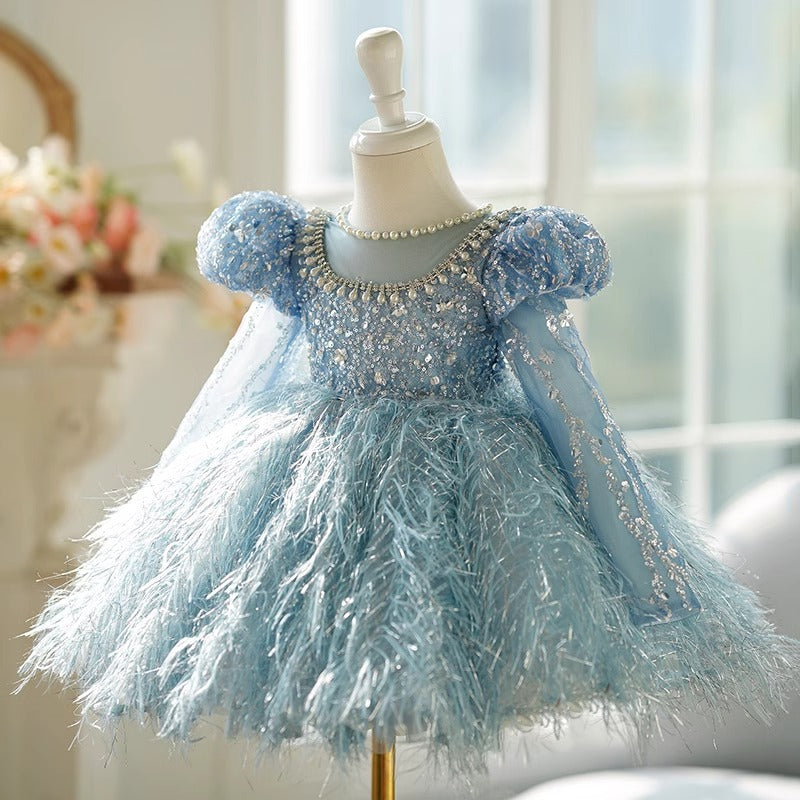 Vestido De Festa Azul Brilhante e Plumas