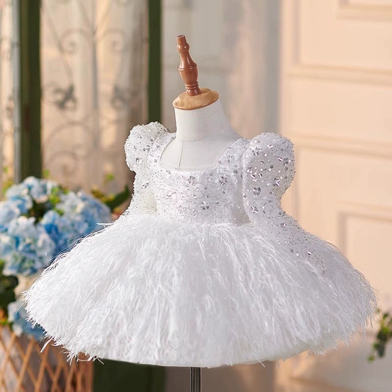 Vestido Infantil de Festa Lantejoulas e Plumas