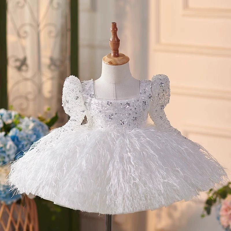 Vestido Infantil de Festa Lantejoulas e Plumas