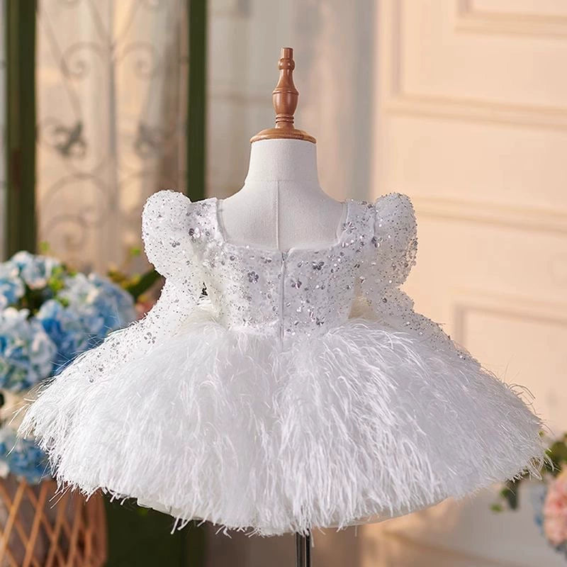 Vestido Infantil de Festa Lantejoulas e Plumas