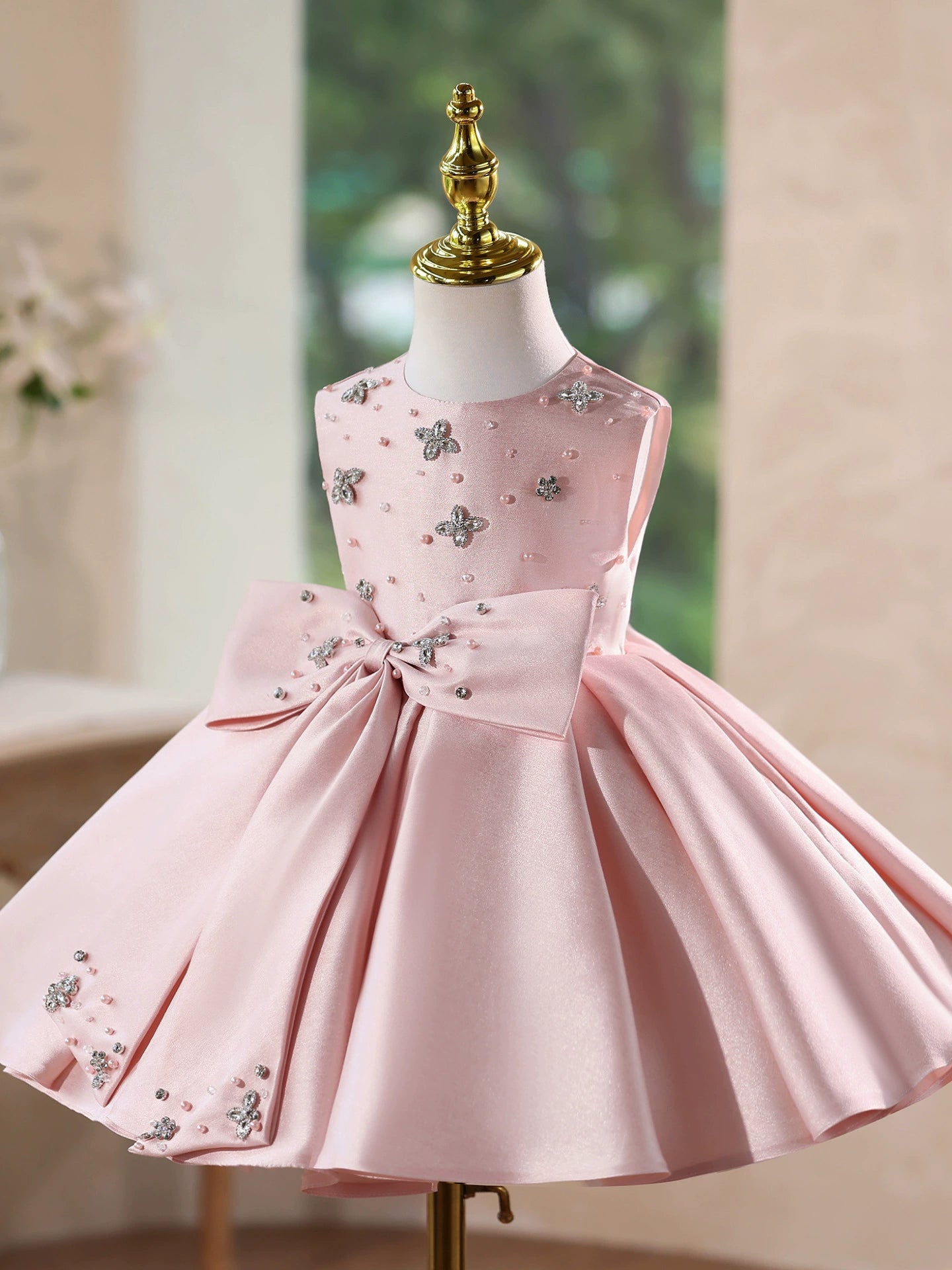 Vestido de Festa de Cetim Lacinho e Pedras