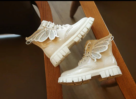 Bota Infantil Feminina Asinhas Pedras
