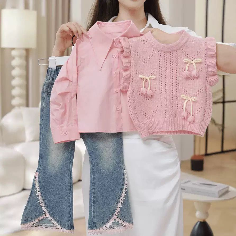 Conjunto 3 Peças Florzinhas e Jeans